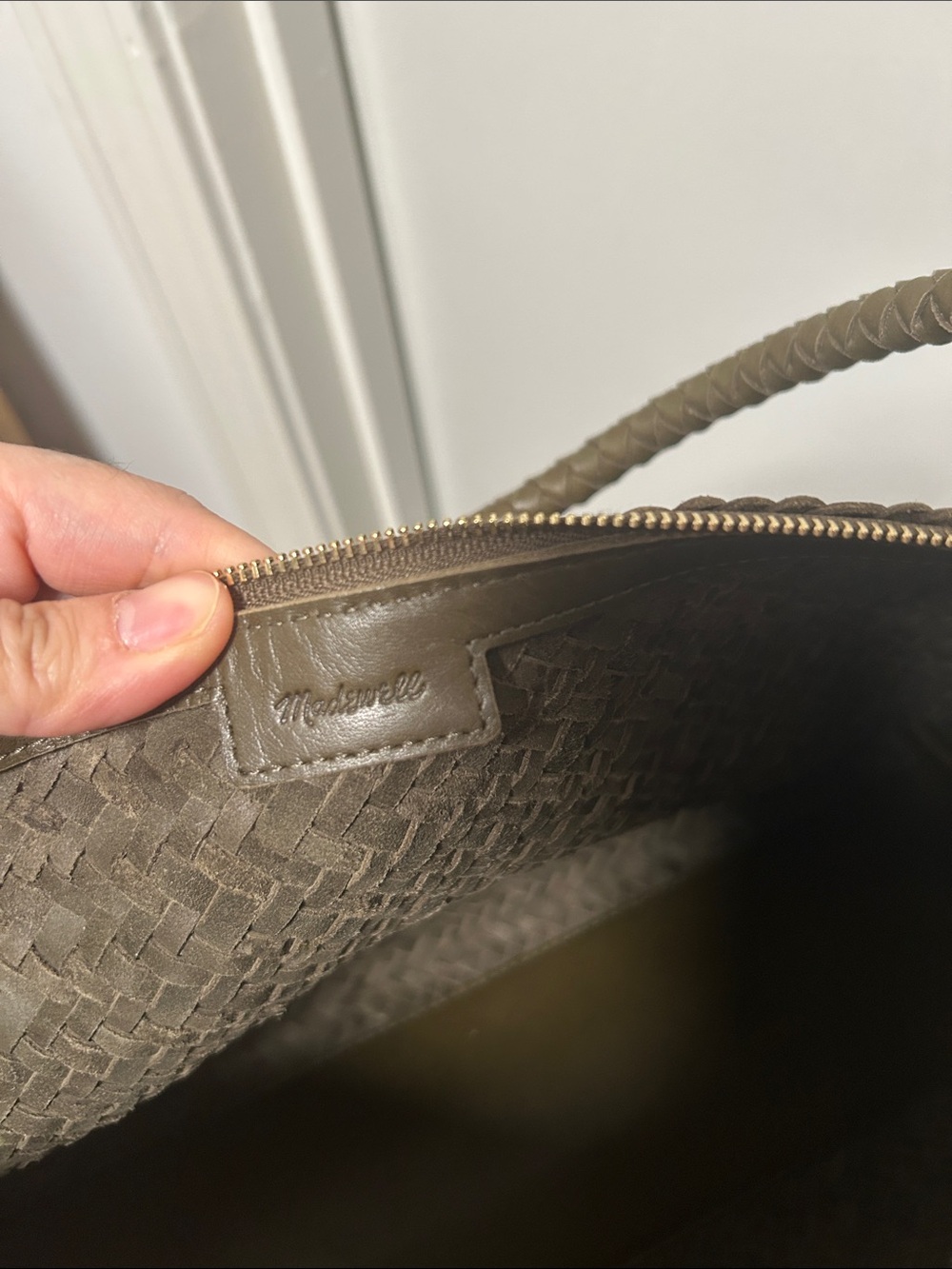Like New Condition Madewell Woven Zip Top Shoulder Bag - Picture 11 of 11
